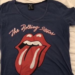 women’s v-neck shirt